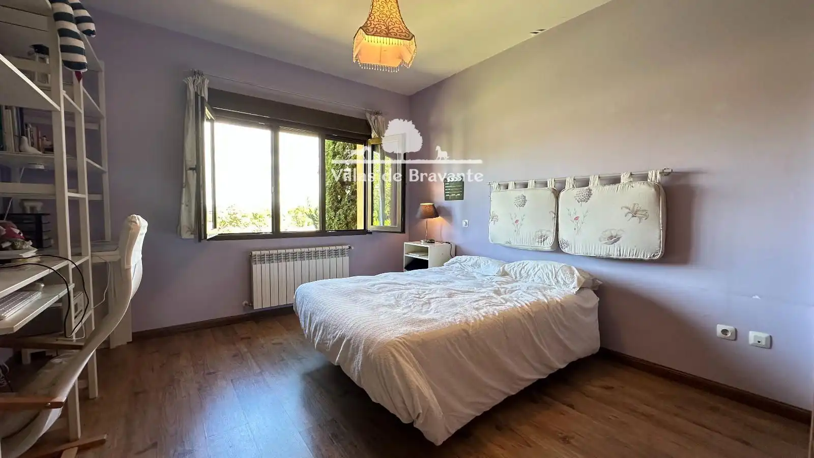 Bedroom of Houses for sale in Villanueva de la Cañada  with Air Conditioner, Heating and Parquet flooring