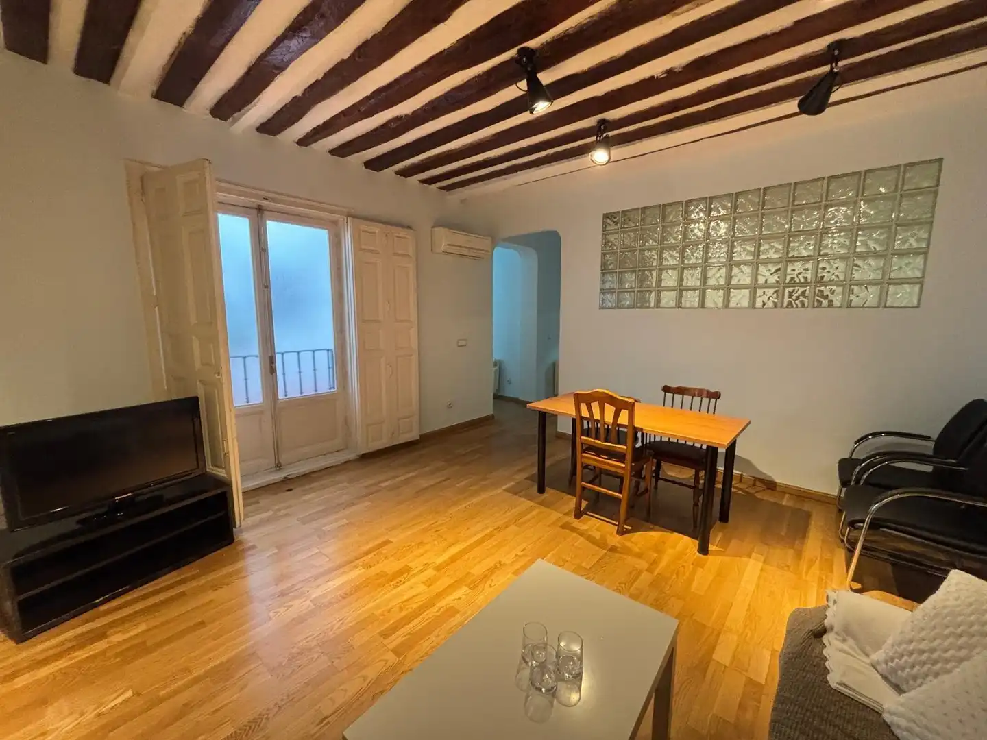 Piso de alquiler en Calle de los Madrazo, Cortes - Huertas