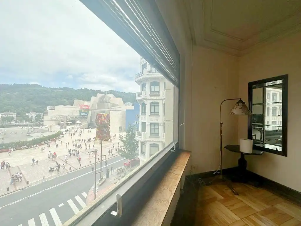 Vista exterior de Piso de alquiler en Bilbao  con Calefacción