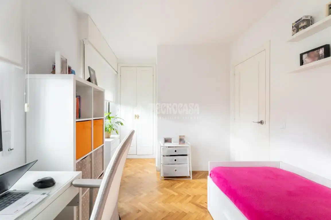 Schlafzimmer von Wohnung zum Verkauf in Las Rozas de Madrid mit Klimaanlage, Heizung und Terrasse