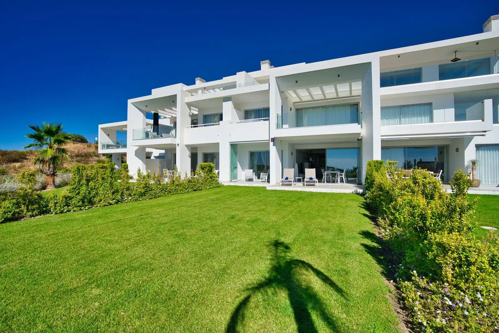 Garten von Wohnungen zum Verkauf in Estepona mit Abstellraum, Möbliert und Gemeinschaftspool
