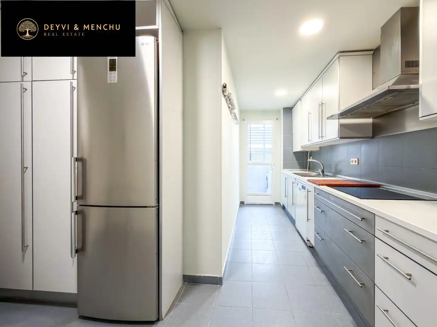 Cocina de Ático de alquiler en Pozuelo de Alarcón con Aire acondicionado, Jardín privado y Parquet