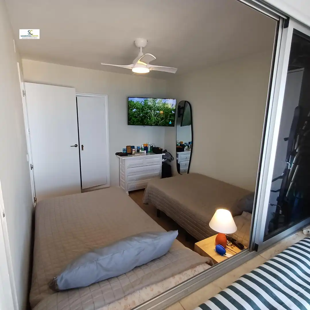 Habitación de Apartamento en venta en Alicante / Alacant con Aire acondicionado y Piscina comunitaria