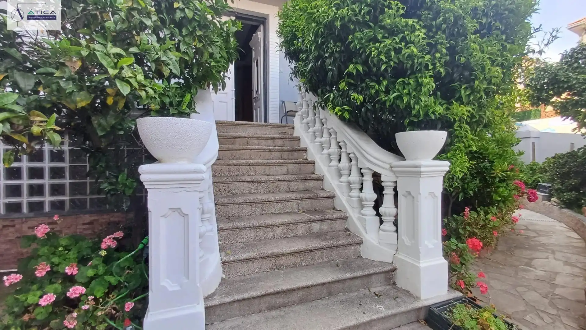 Haus oder Chalet zum Verkauf in Santander mit Privatgarten, Terrasse und Möbliert