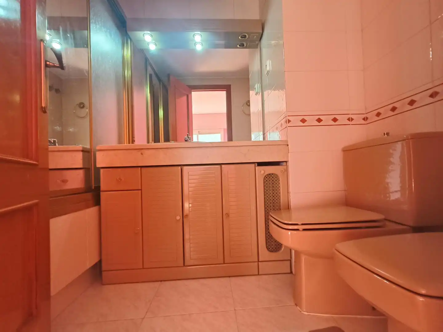 Bany de Pis de lloguer en Madrid amb Calefacció i Traster