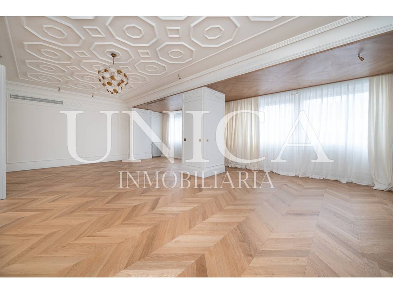 Living room of Flat for sale in  Madrid Capital  with Air Conditioner, Heating and Parquet flooring
