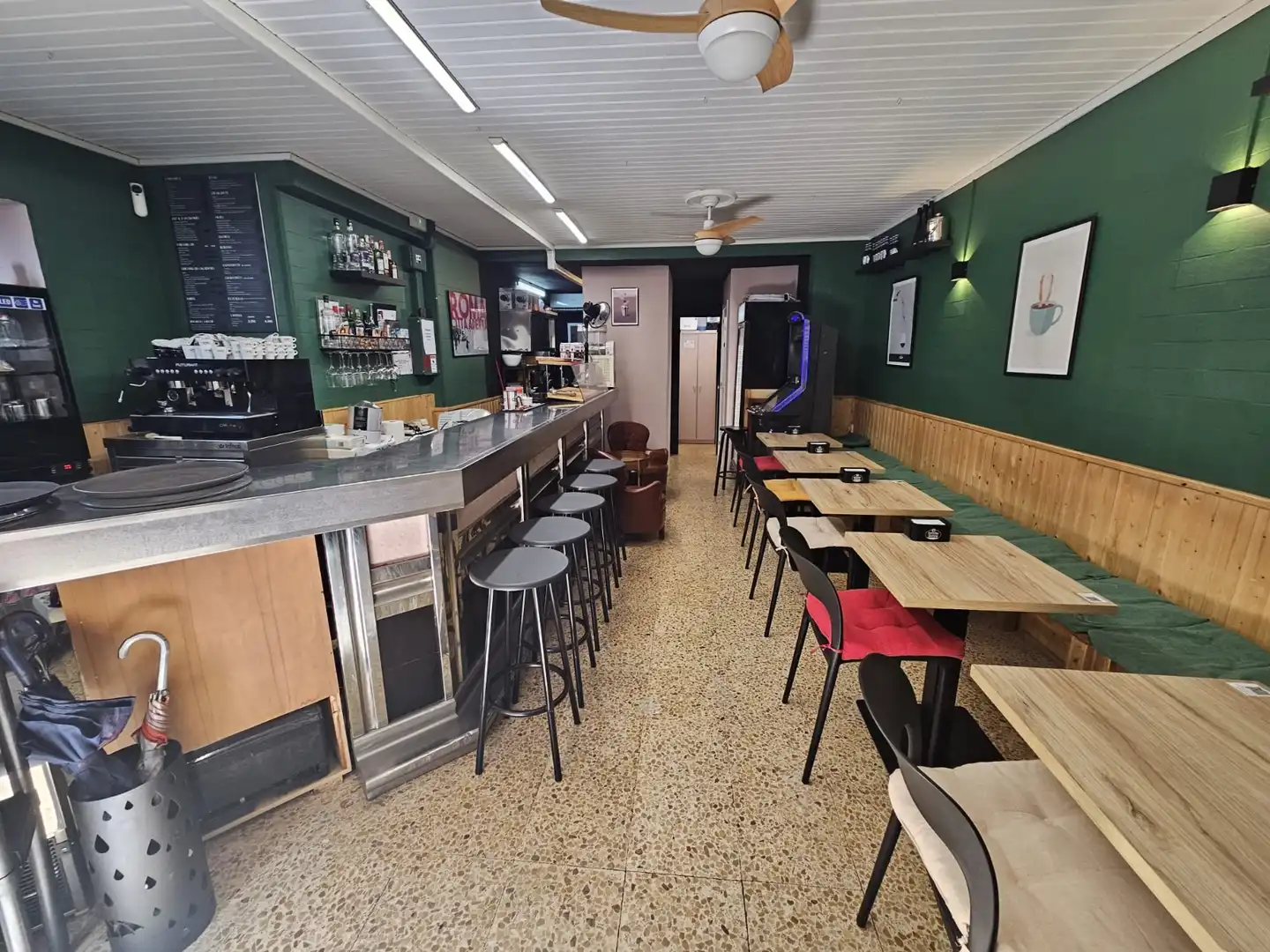 Local en traspas a Sants