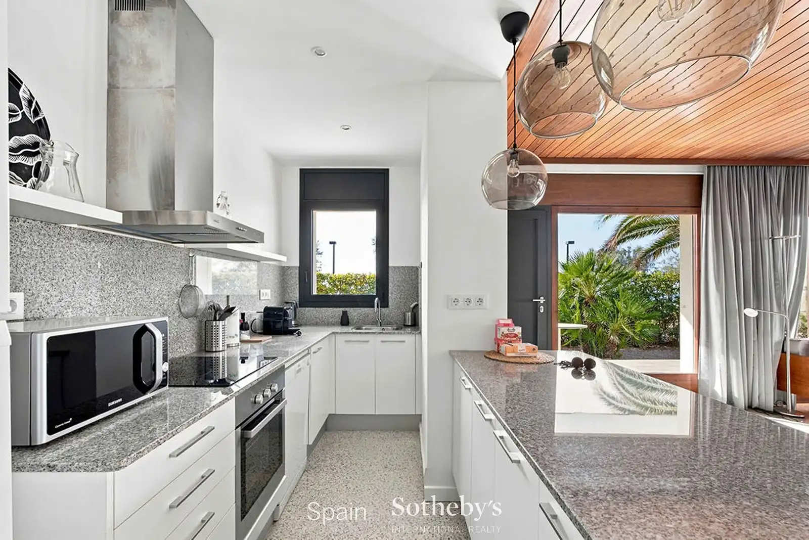 Cocina de Edificio en venta en Roses