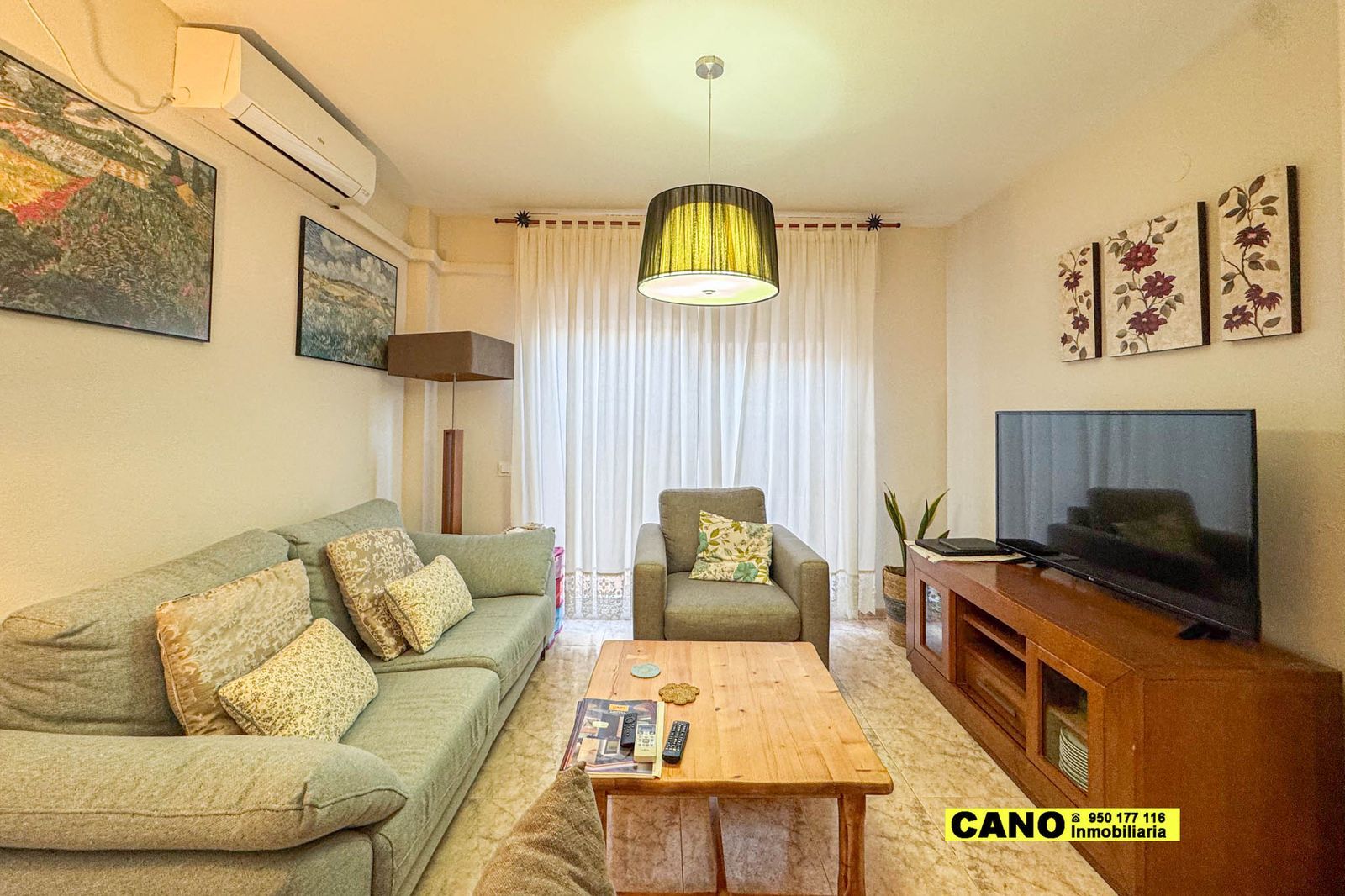 Sala d'estar de Casa o xalet en venda en Huércal de Almería amb Terrassa