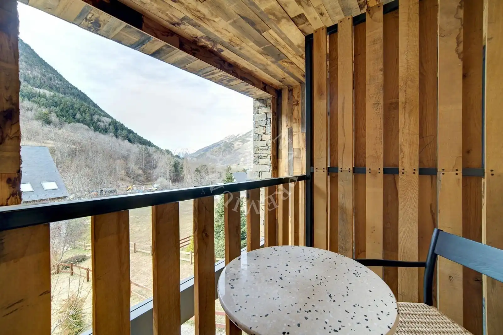 Balcony of Houses for sale in Naut Aran  with Heating, Parquet flooring and Oven
