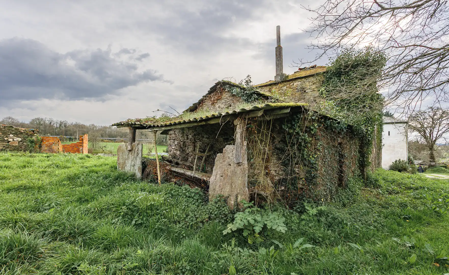 Außenansicht von Country house zum Verkauf in Begonte