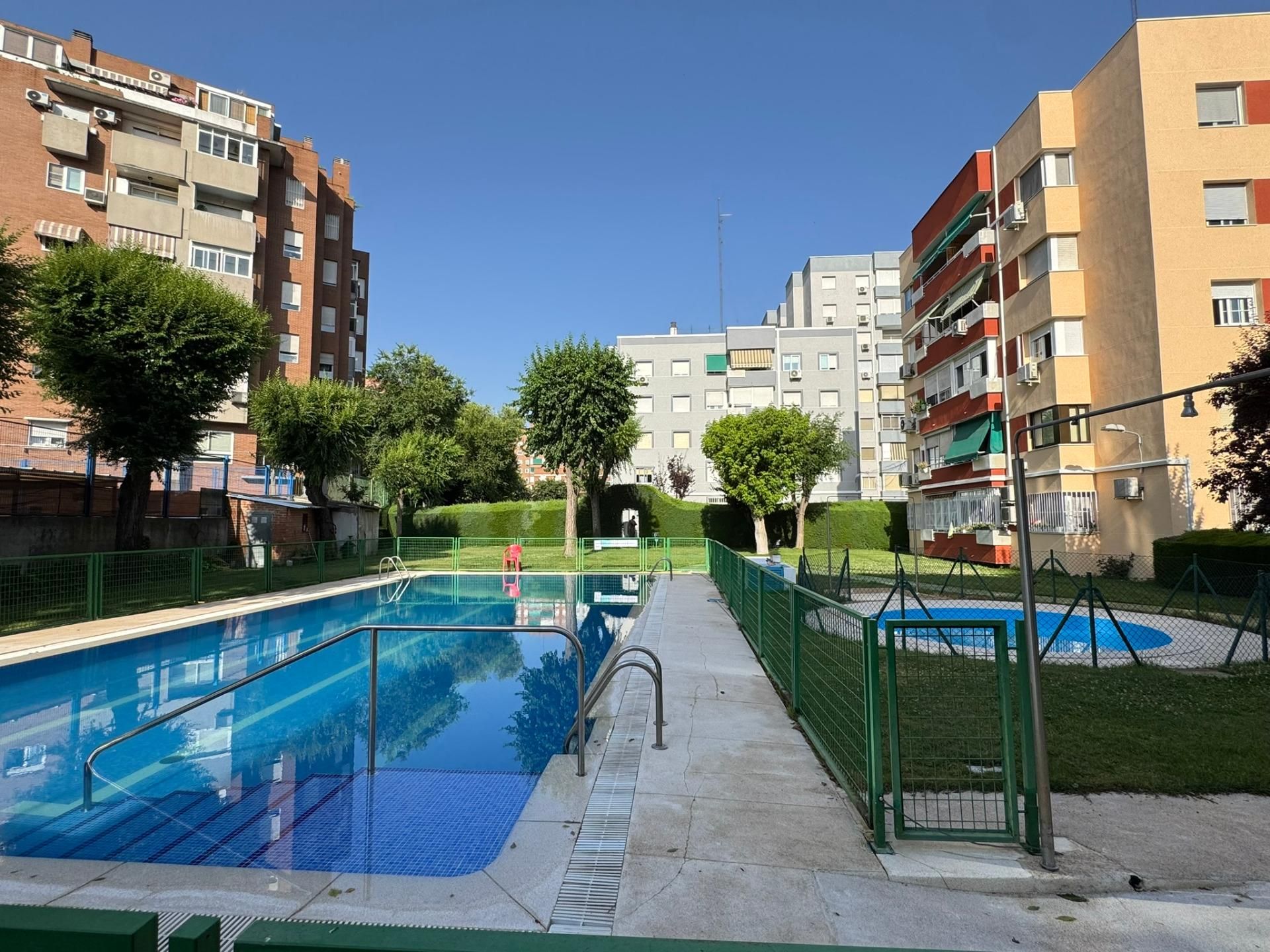 Piscina de Pis en venda en Fuenlabrada amb Piscina comunitària