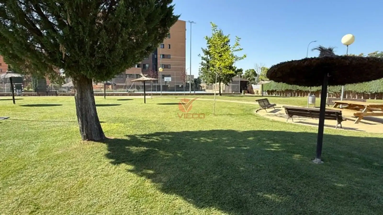 Aparcament de Pis en venda en Cuenca amb Calefacció, Traster i Piscina