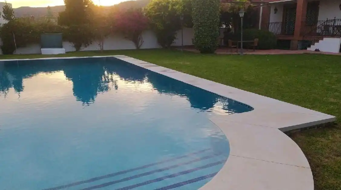Piscina de Casa o xalet en venda en Córdoba amb Aire condicionat, Jardí privat i Terrassa