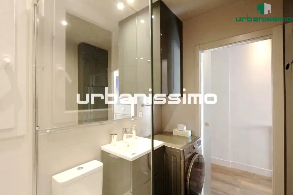 Baño de Apartamento en venta en Madrid con Aire acondicionado, Calefacción y Amueblado