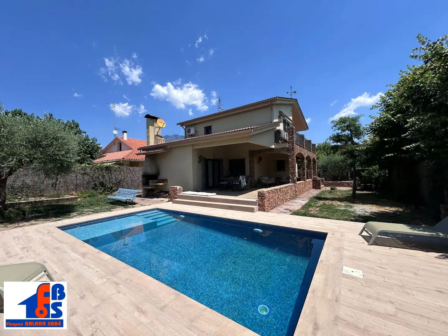 Piscina de Casa o chalet en venta en Sant Esteve de Palautordera con Aire acondicionado, Calefacción y Jardín privado
