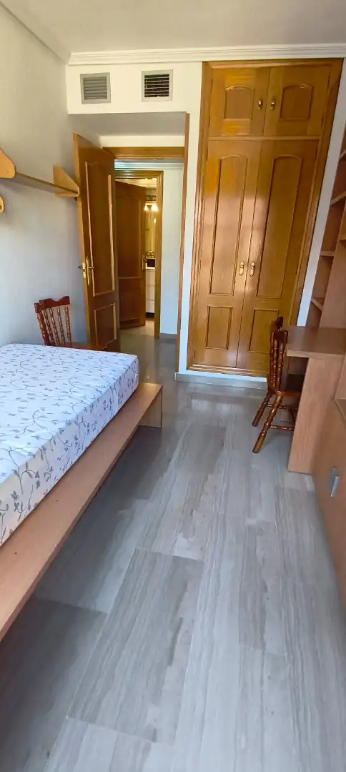 Bedroom of Flat for sale in Zaragoza  with Air Conditioner, Heating and Parquet flooring