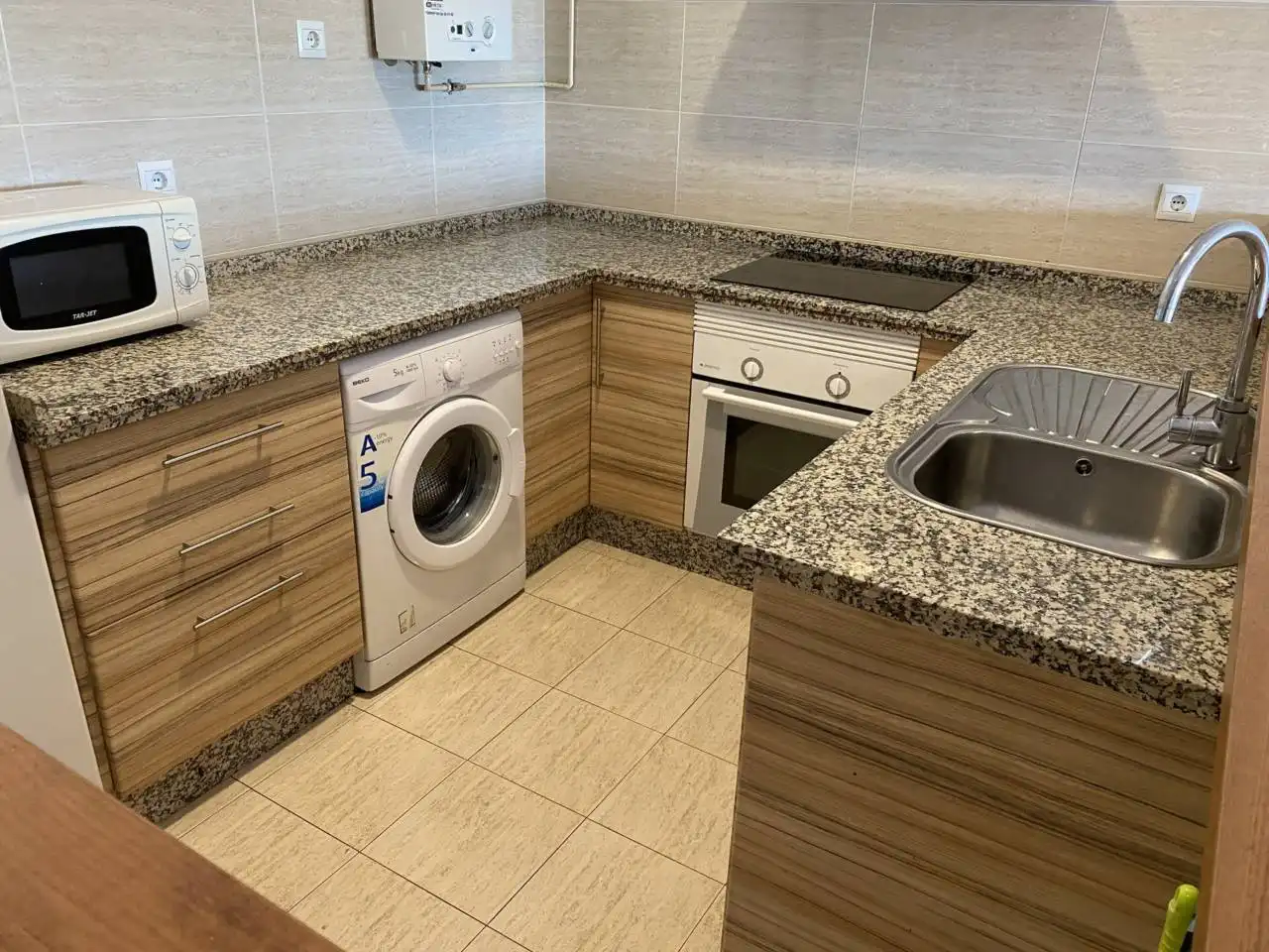 Piso de alquiler en Avenida JOSE MANUEL CABALLERO BONALD, 4, Caballero Bonald - San José Obrero - Guadalcacín