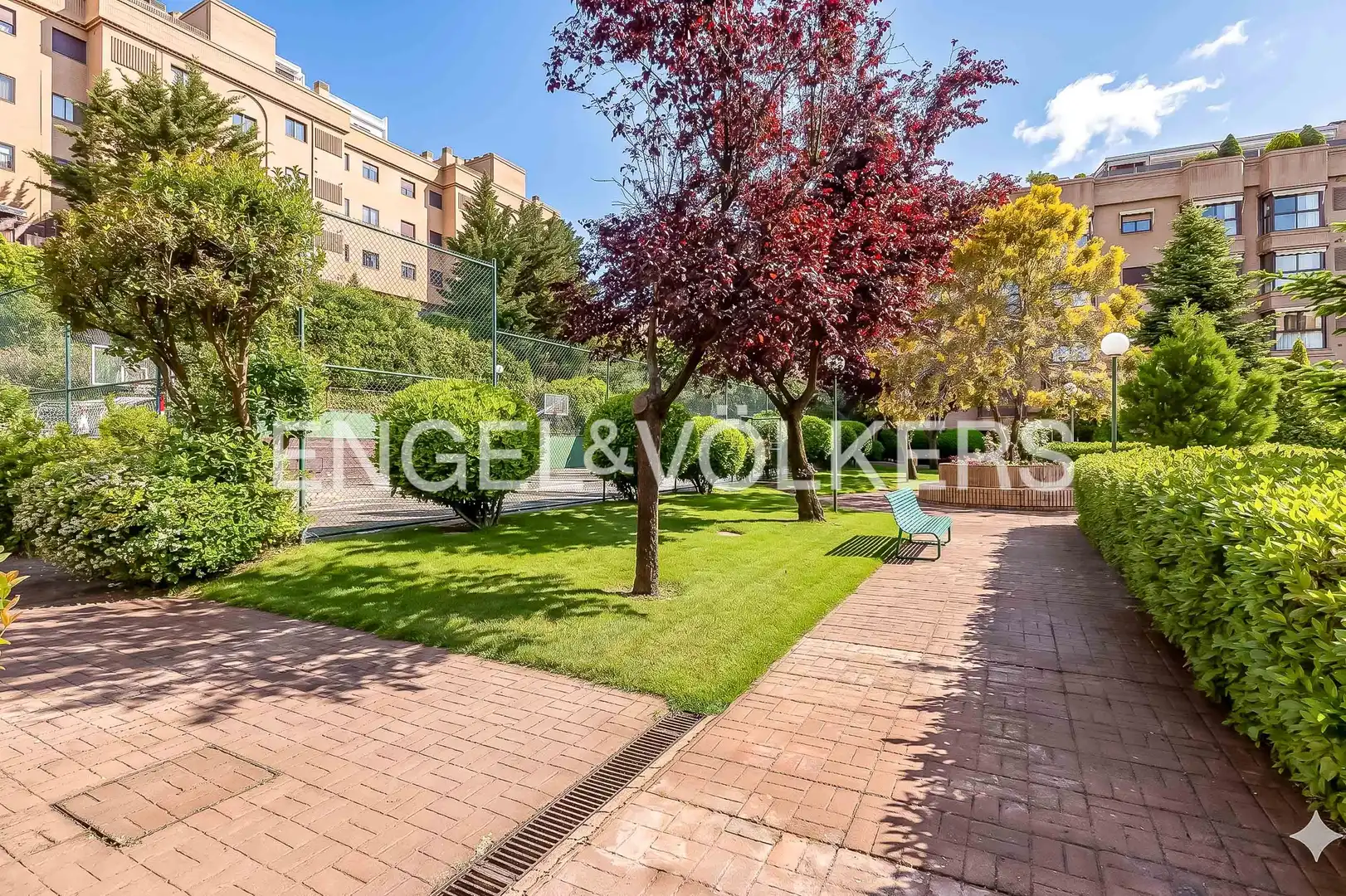 Vista exterior de Dúplex en venda en Madrid amb Aire condicionat, Calefacció i Traster