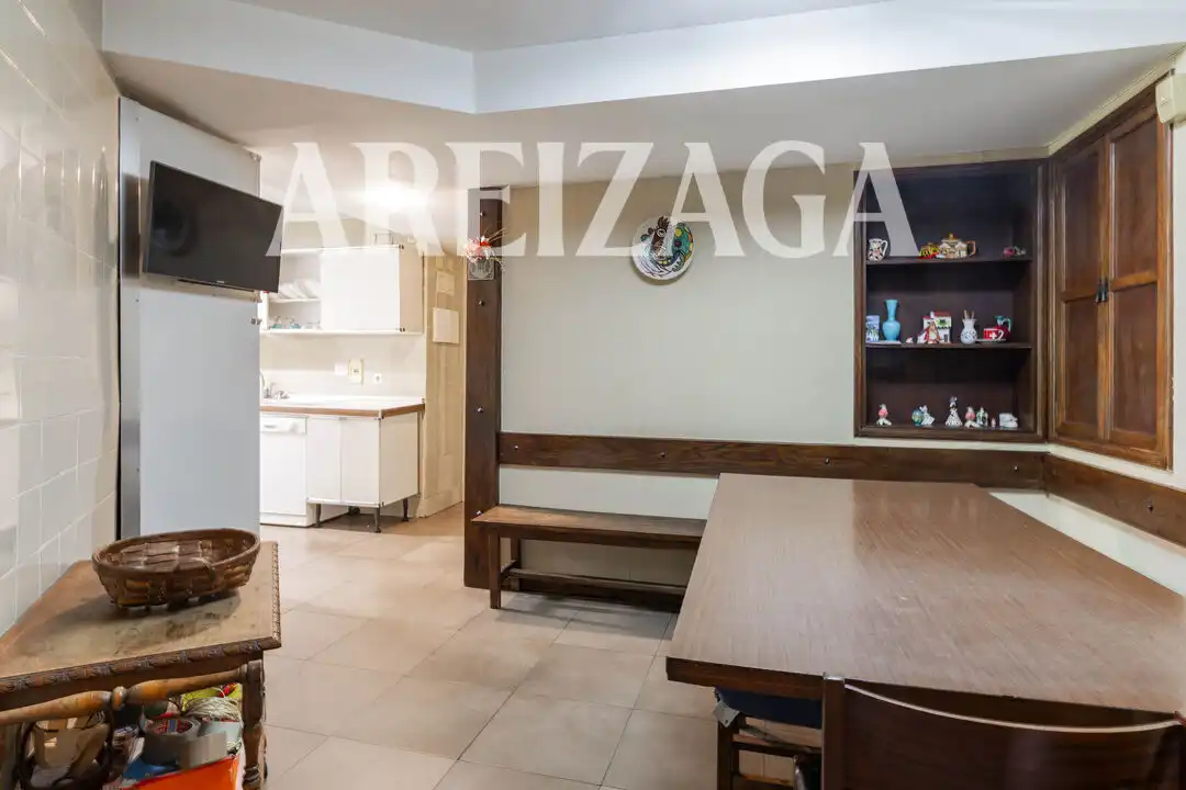 Piso en venta en Donostia - San Sebastián  con Calefacción, Terraza y Trastero