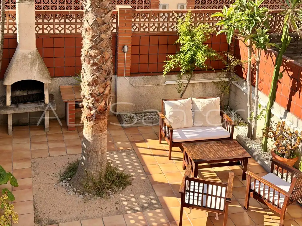 Terraza de Casa adosada en venta en Vilanova i la Geltrú