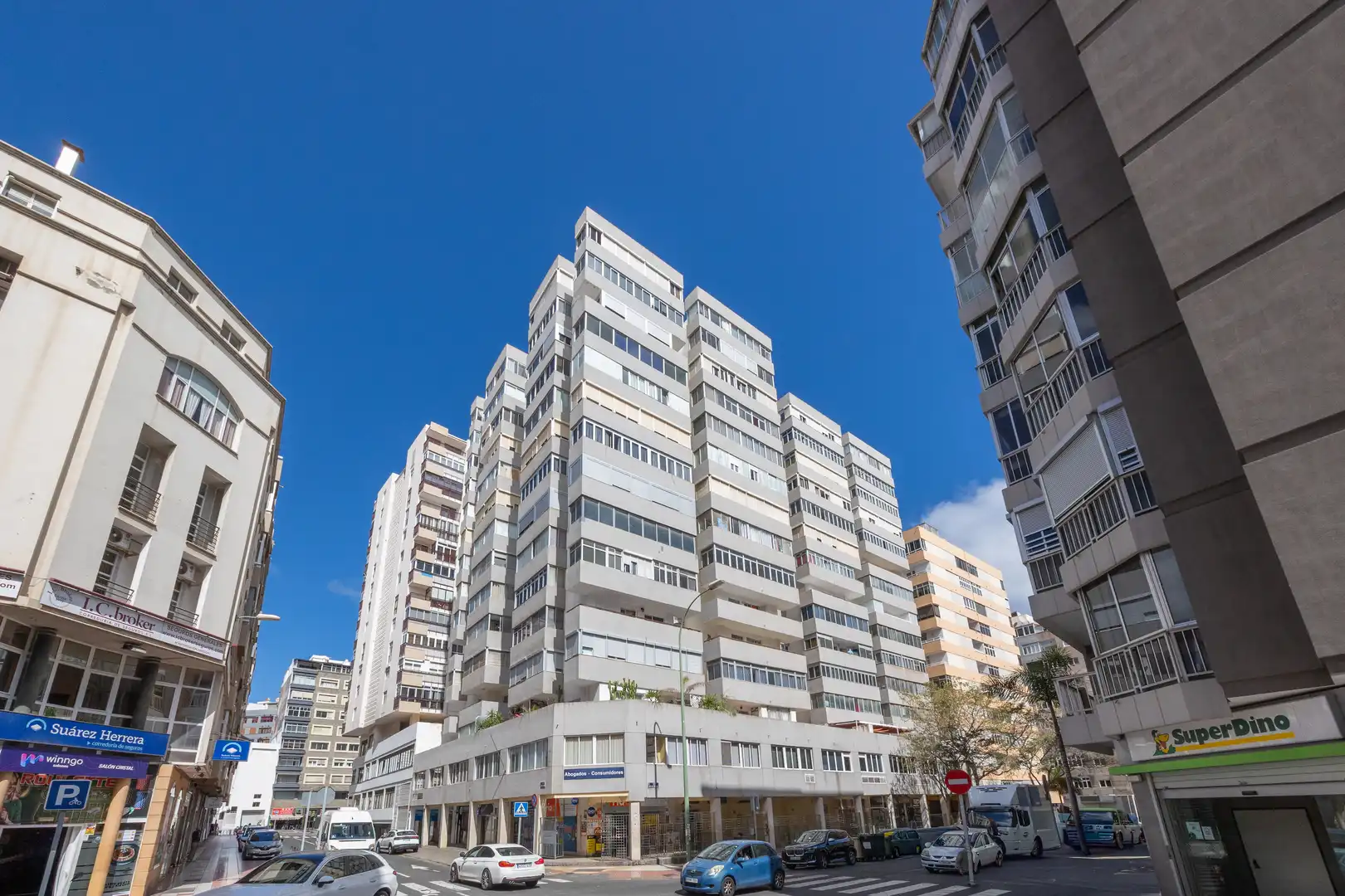 Vista exterior de Pis en venda en Las Palmas de Gran Canaria amb Moblat i Balcó
