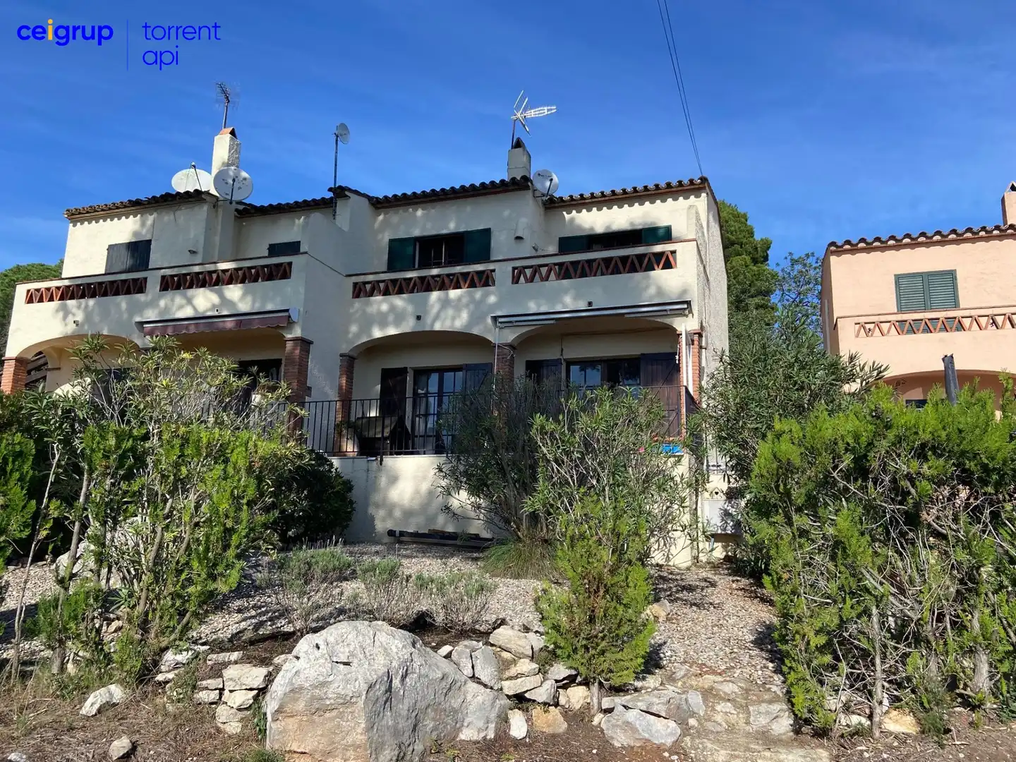 Vista exterior de Casa adosada en venta en L'Estartit con Calefacción, Terraza y Balcón