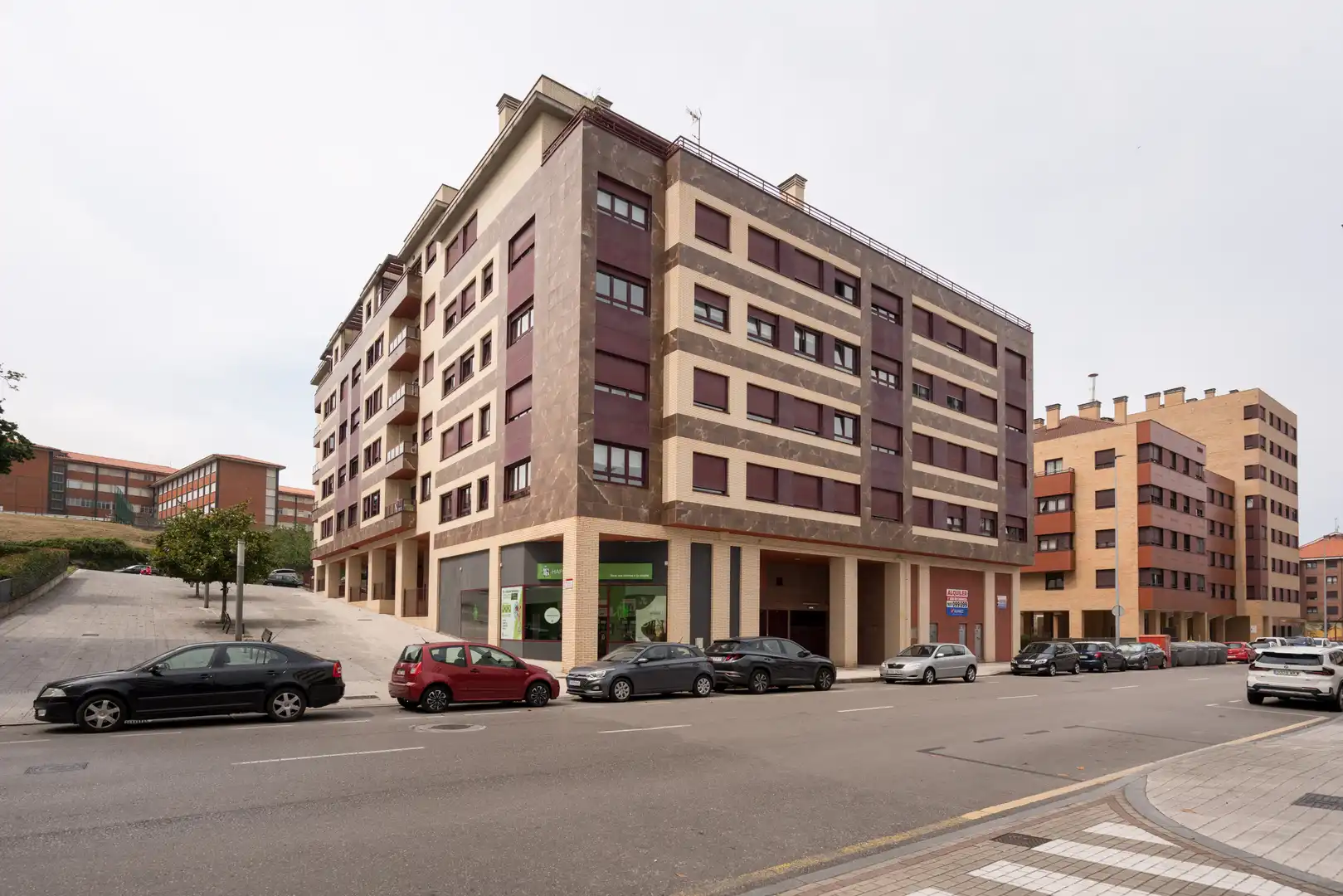 Außenansicht von Wohnung zum Verkauf in Gijón  mit Heizung und Parkett