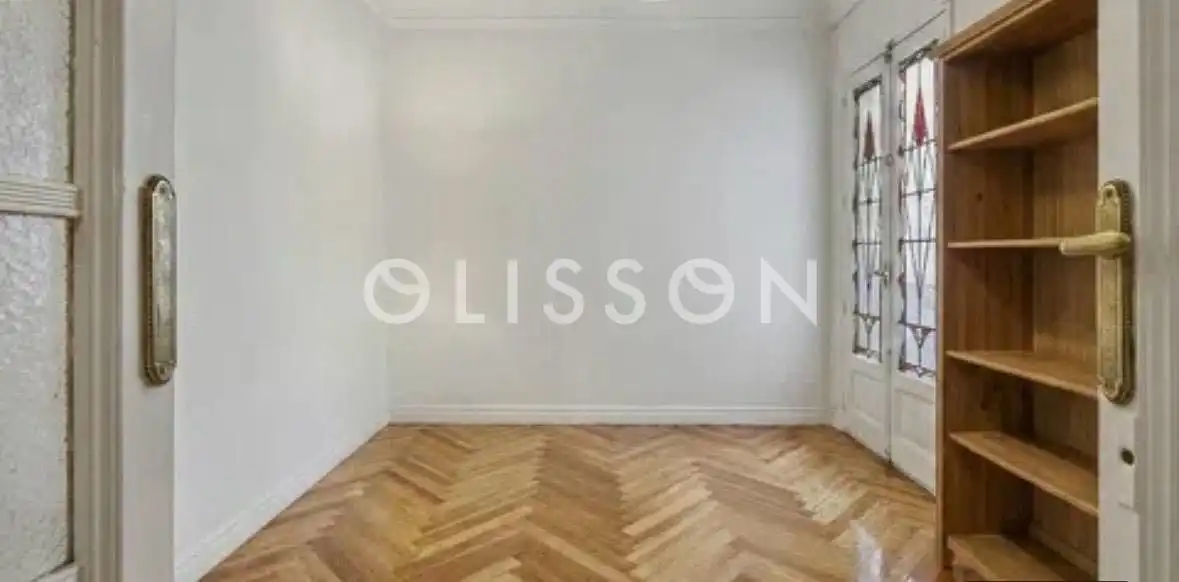 Habitación de Piso en venta en Madrid con Calefacción y Trastero