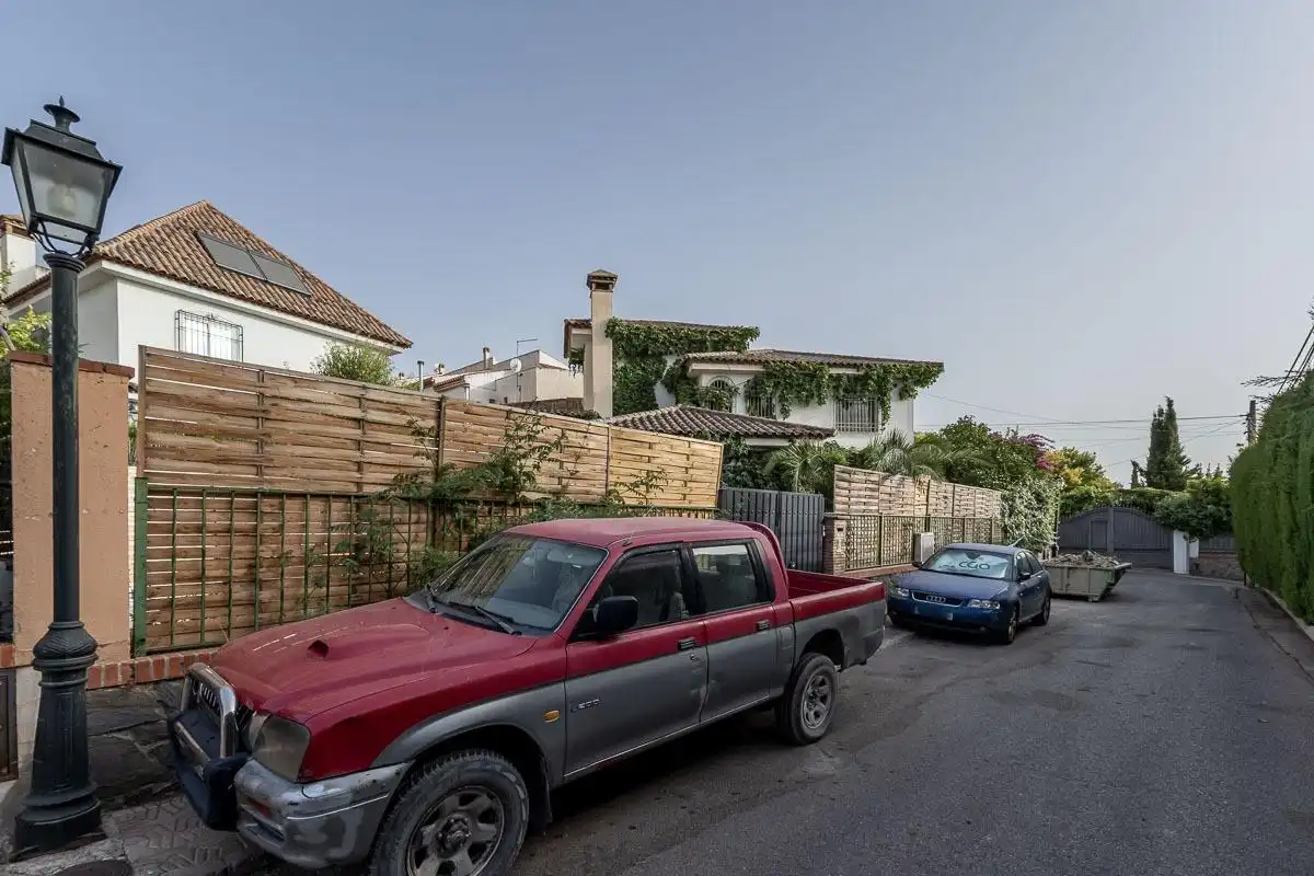 Vista exterior de Casa o chalet en venta en Cájar con Calefacción, Jardín privado y Piscina