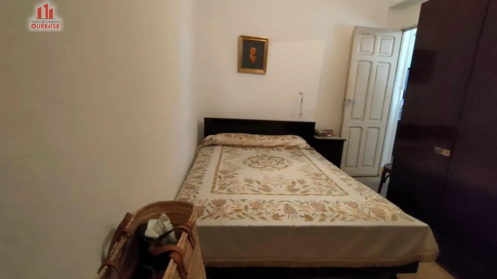 Dormitori de Casa o xalet en venda en Ourense Capital  amb Jardí privat