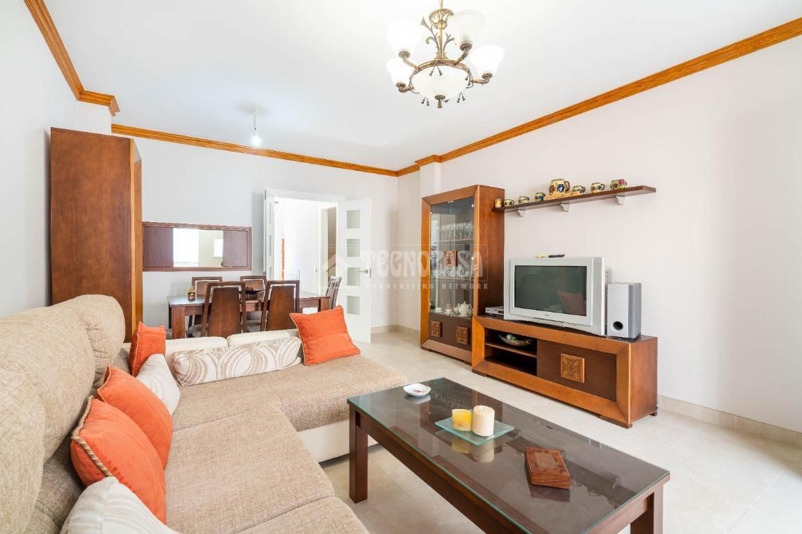 Living room of Single-family semi-detached for sale in  Almería Capital  with Air Conditioner and Community pool