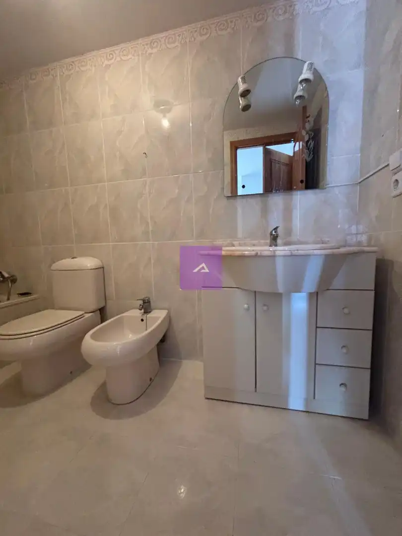 Baño de Piso en venta en Albal con Terraza y Balcón