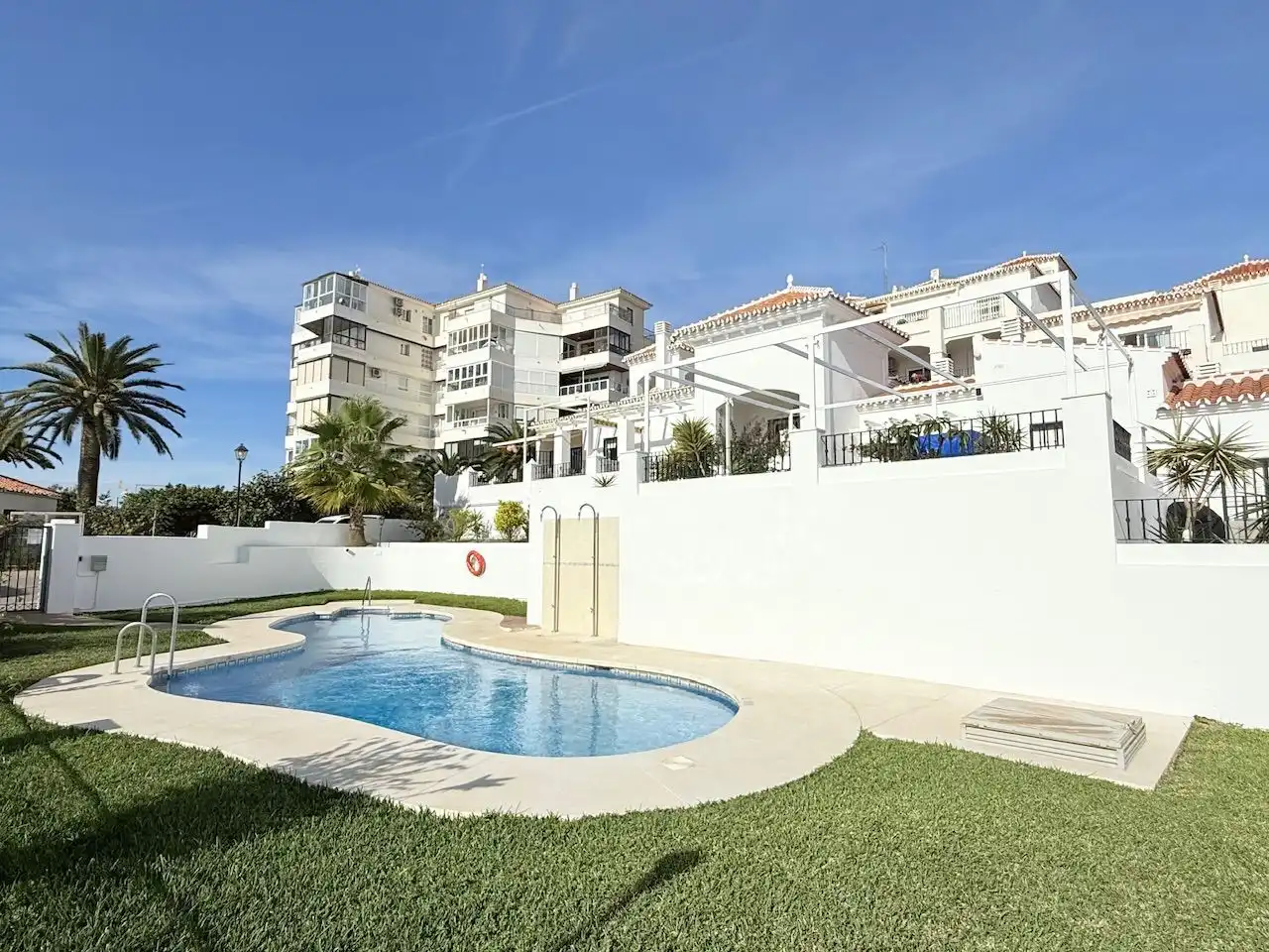 Außenansicht von Maisonette zum Verkauf in Torrox mit Gemeinschaftspool