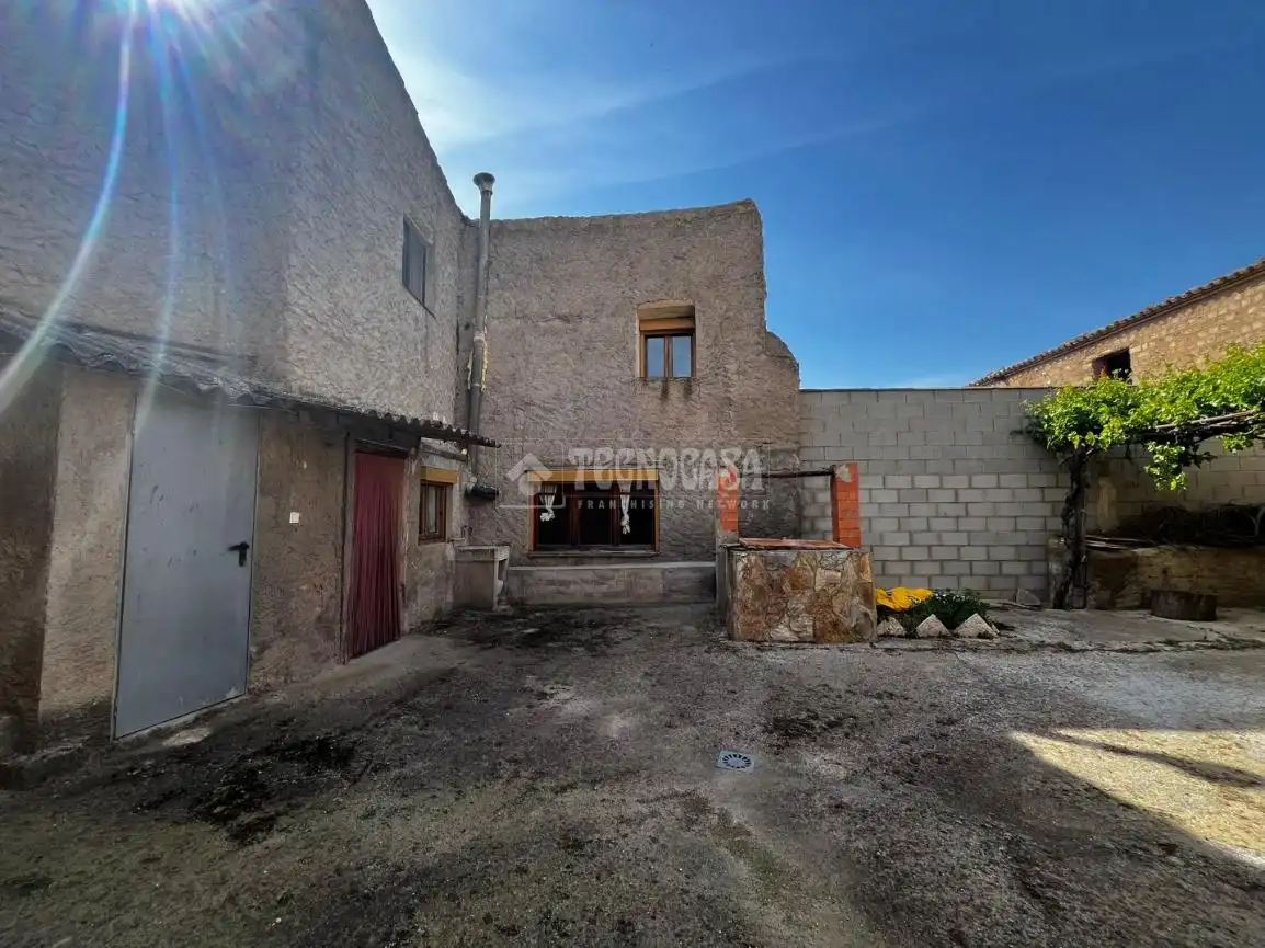 Vista exterior de Casa adosada en venda en Bárboles amb Traster i Balcó