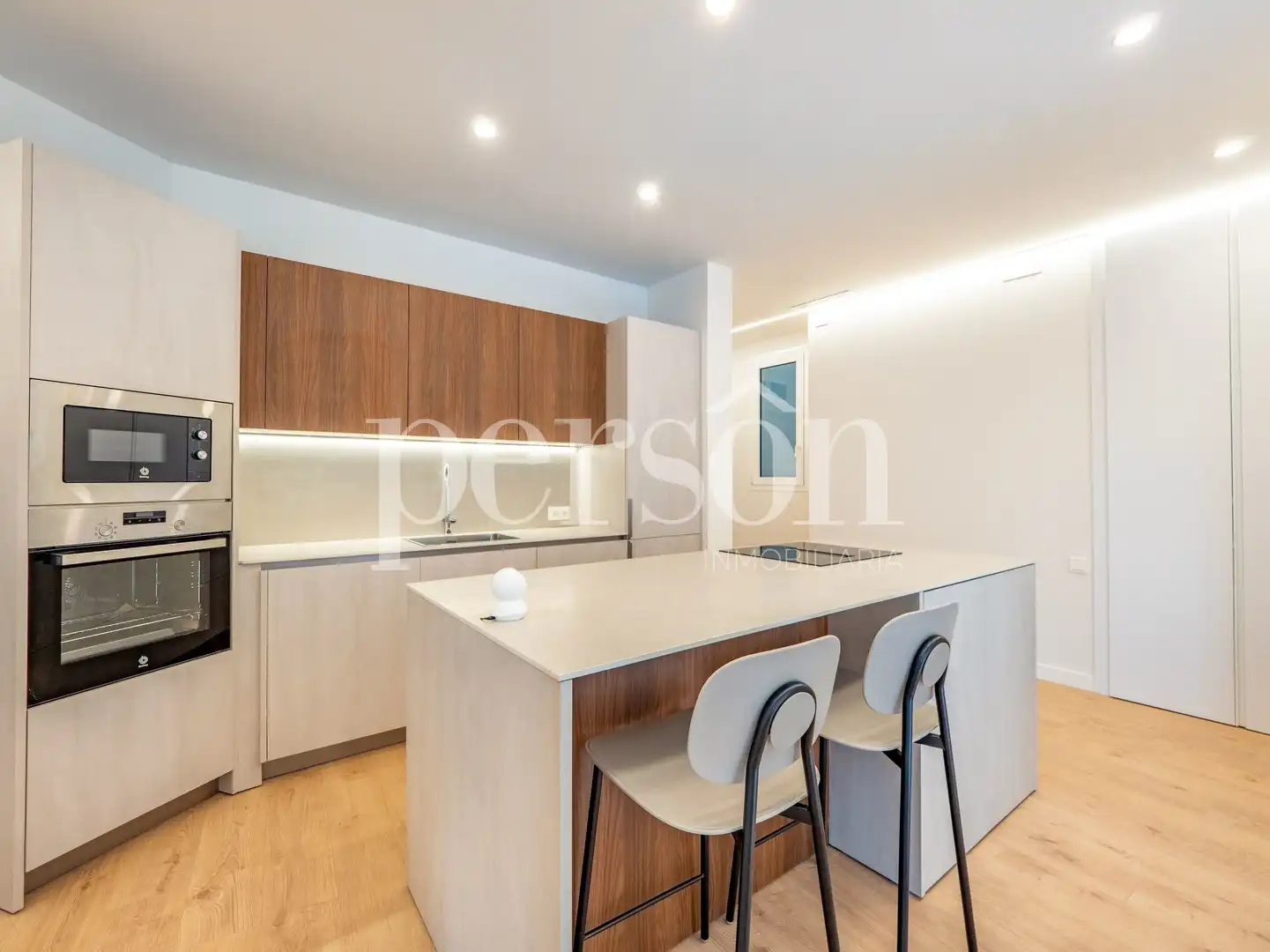 Kitchen of Flat for rent in Valencia  with Air Conditioner, Furnished and Balcony