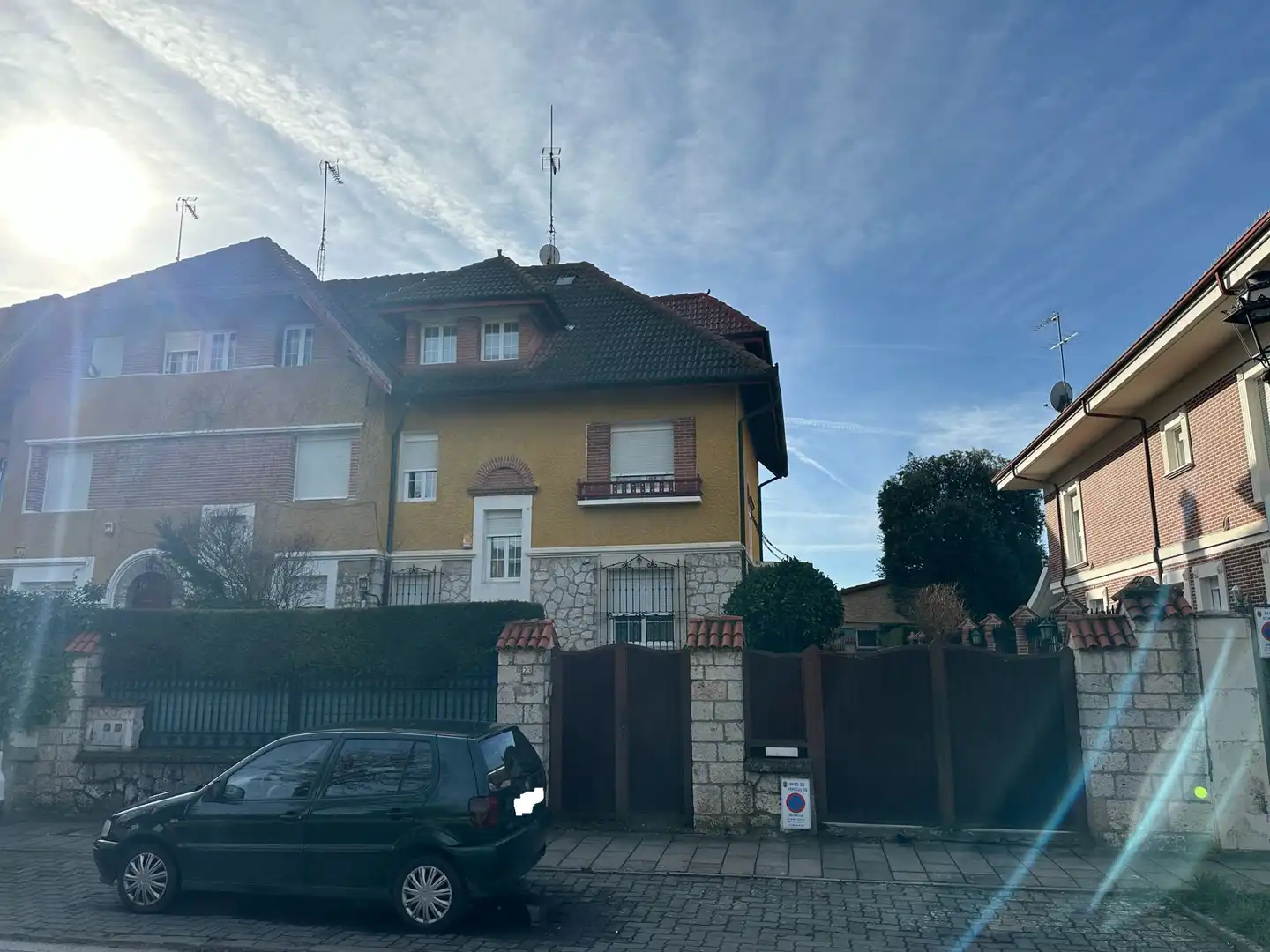Vista exterior de Casa adosada en venda en Burgos amb Calefacció, Jardí privat i Traster