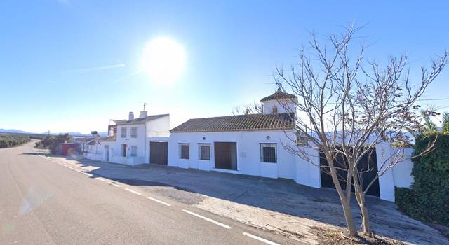 Casa-chalet en Venta en Diseminado Villapoca en Archidona