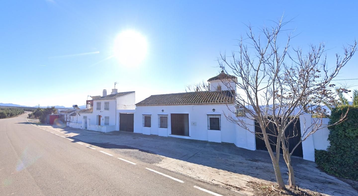 Vista exterior de Casa o xalet en venda en Archidona amb Aire condicionat, Jardí privat i Terrassa