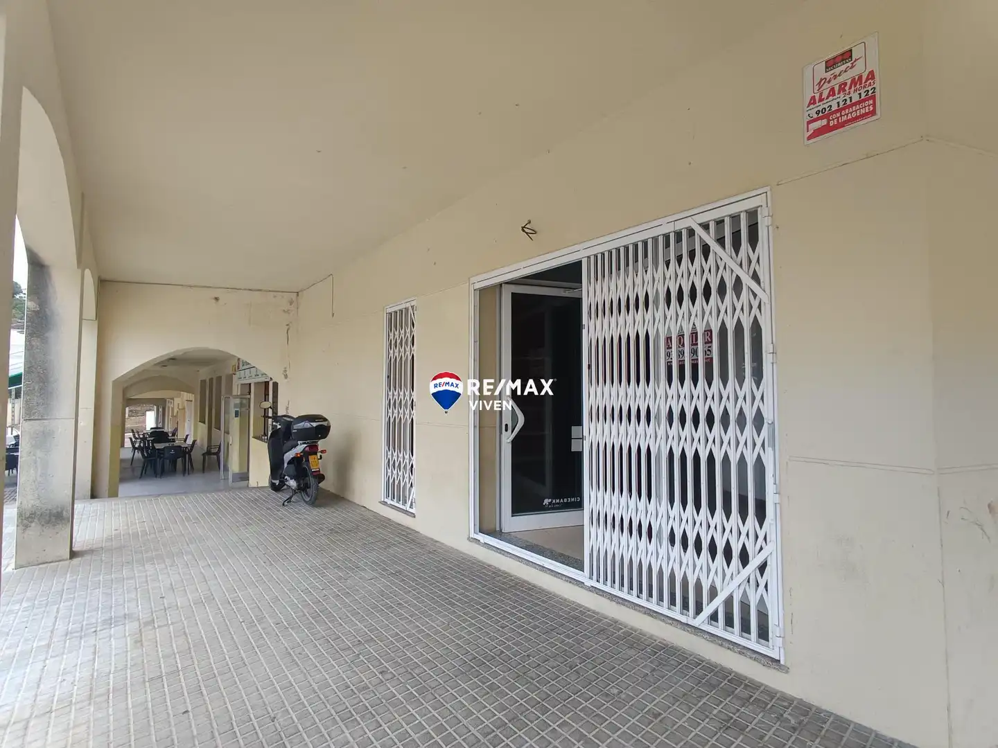 Vista exterior de Local en venta en Olivella con Terraza