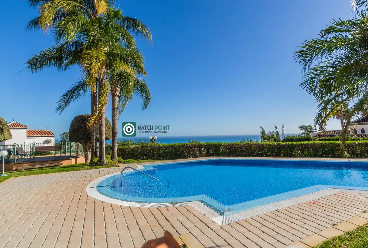 Schwimmbecken von Wohnung zum Verkauf in Nerja