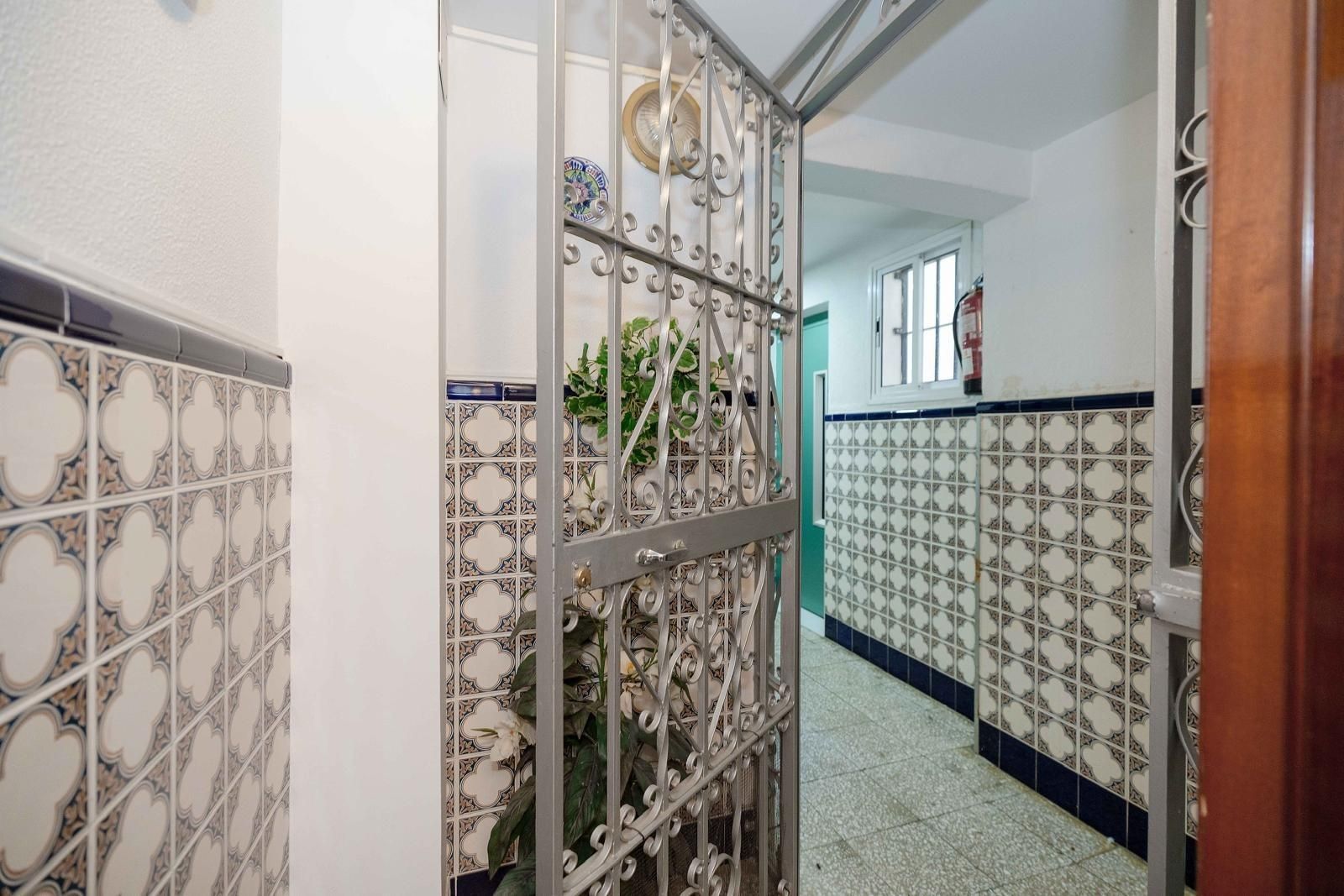 Flat for sale in  Sevilla Capital  with Air Conditioner, Terrace and Balcony