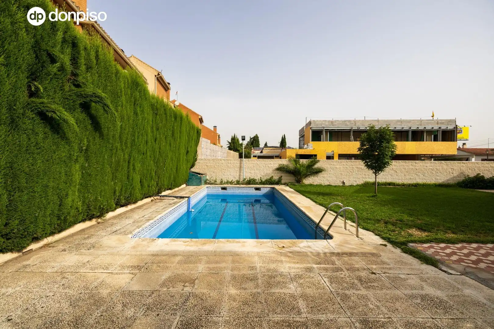 Piscina de Casa o chalet en venta en Armilla con Aire acondicionado, Calefacción y Jardín privado