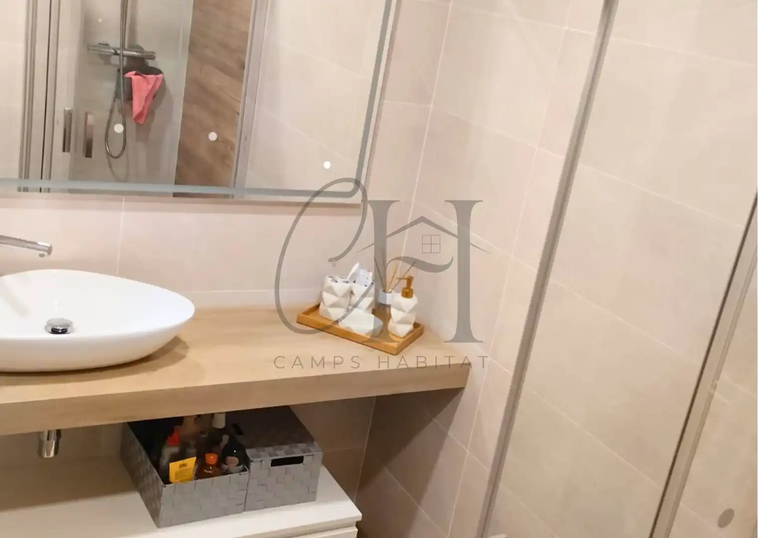 Bathroom of Flat for sale in Viladecans  with Air Conditioner, Heating and Parquet flooring