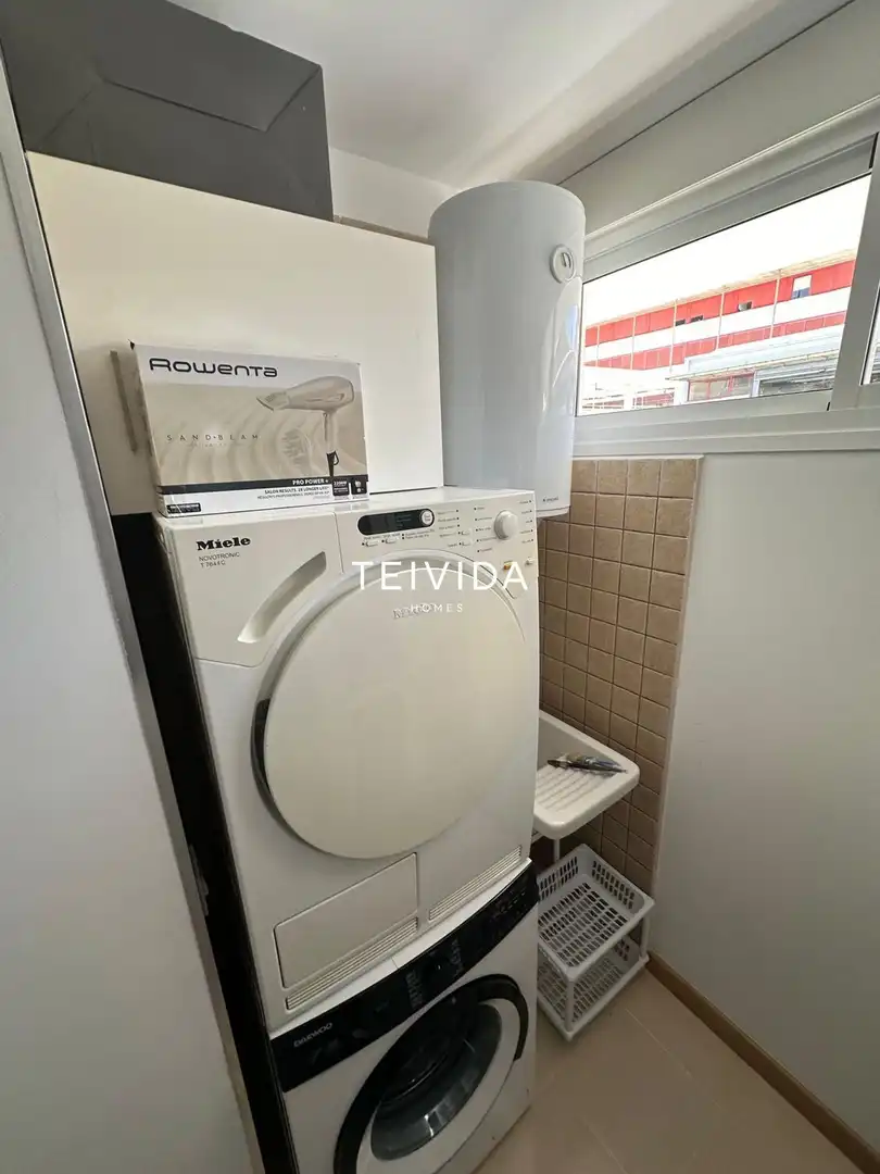 Habitación de Piso en venta en Arona con Terraza, Trastero y Piscina