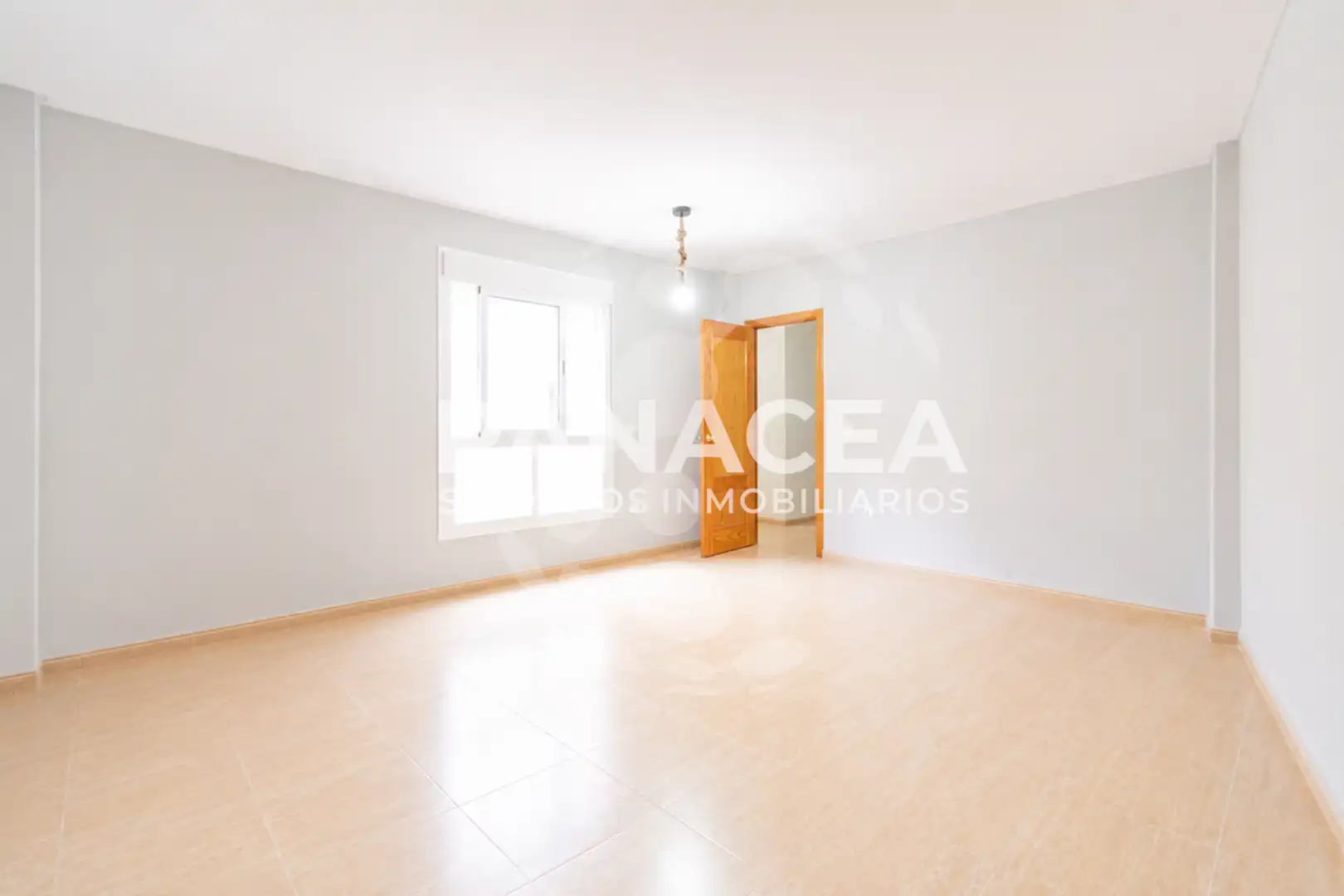 Habitación de Piso en venta en Roquetas de Mar con Amueblado, Horno y Microondas