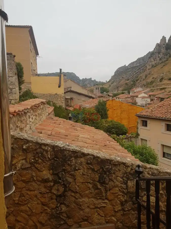 Vista exterior de Casa o xalet en venda en Pancorbo amb Calefacció, Terrassa i Traster