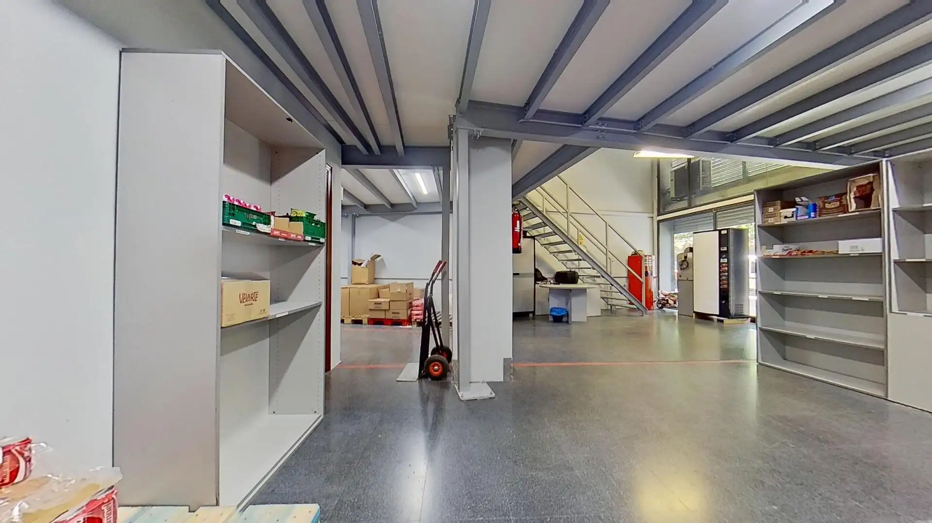 Local comercial en venda a Carrer MERCE RODOREDA, imagen 8