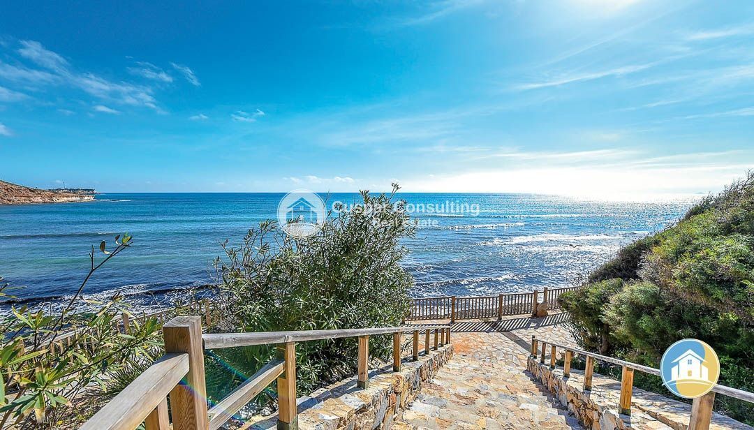 Exterior view of Attic for sale in Torrevieja  with Heating, Terrace and Swimming Pool