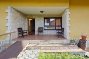 Terrace of House or chalet to rent in Villaviciosa